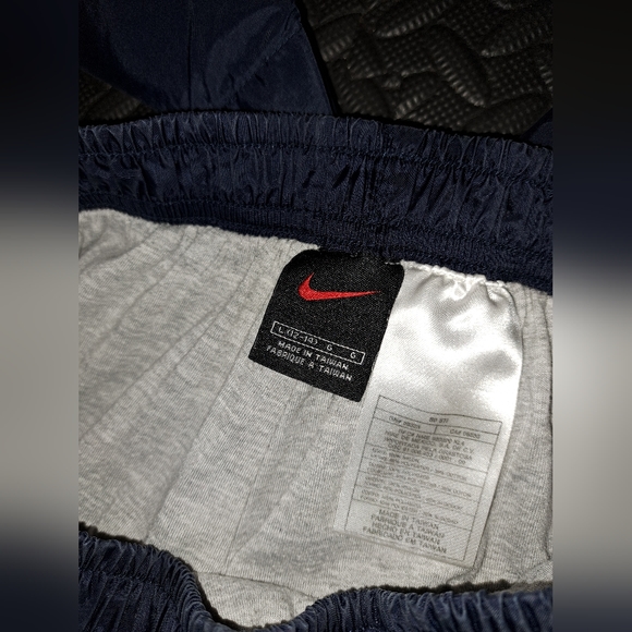 Vintage Nike Track pants - Picture 8 of 9